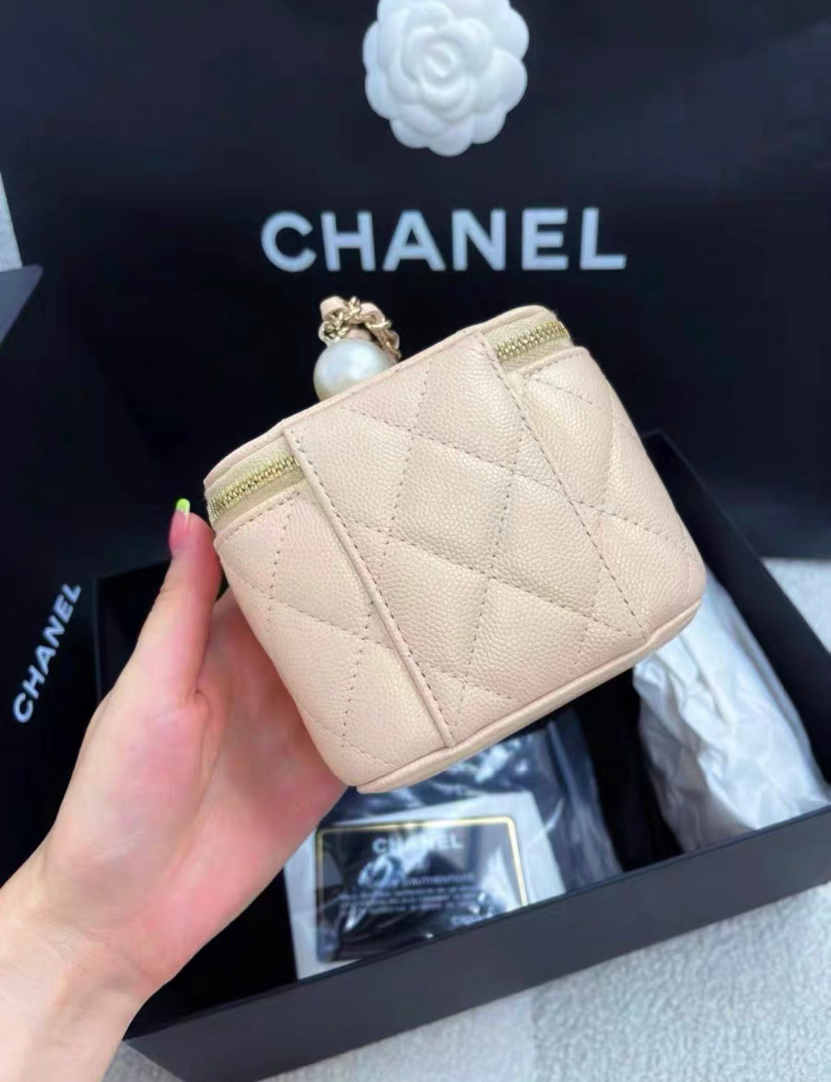 Chanel 21S Pearl Vanity Case In Beige Leather