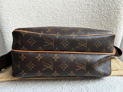 Lous Vuitton Reporter Monogram