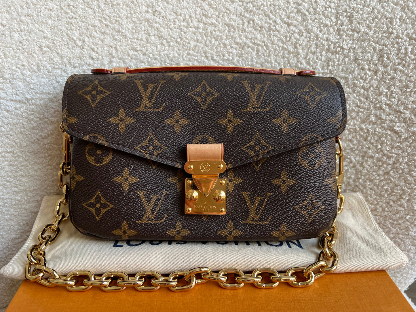 Louis Vuitton Pochette Metis East West Monogram (RRP £2,270)