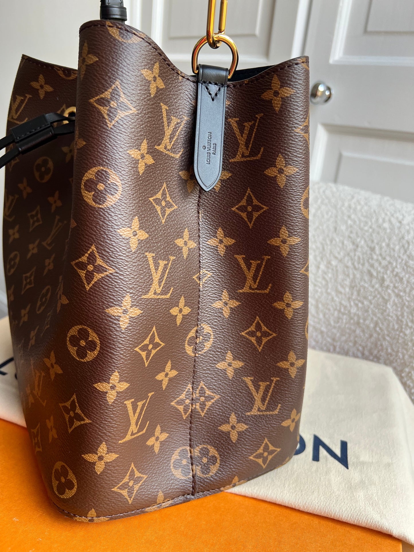 Louis Vuitton Neo Noe Monogram and Black (RRP £1,830)