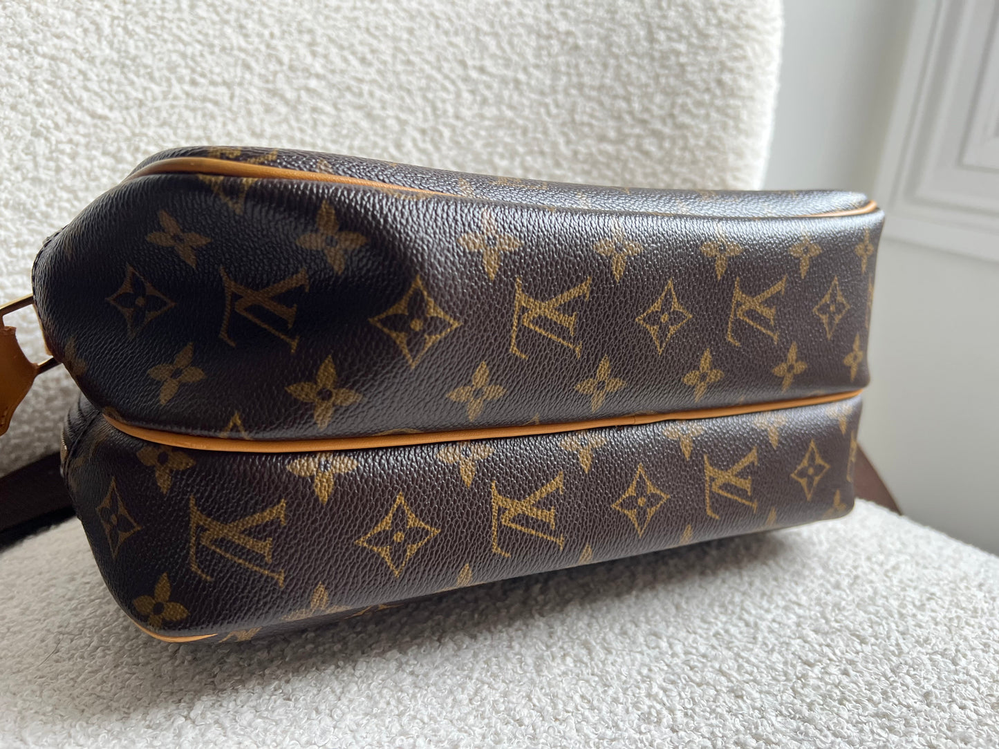 Lous Vuitton Reporter Monogram