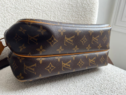 Lous Vuitton Reporter Monogram