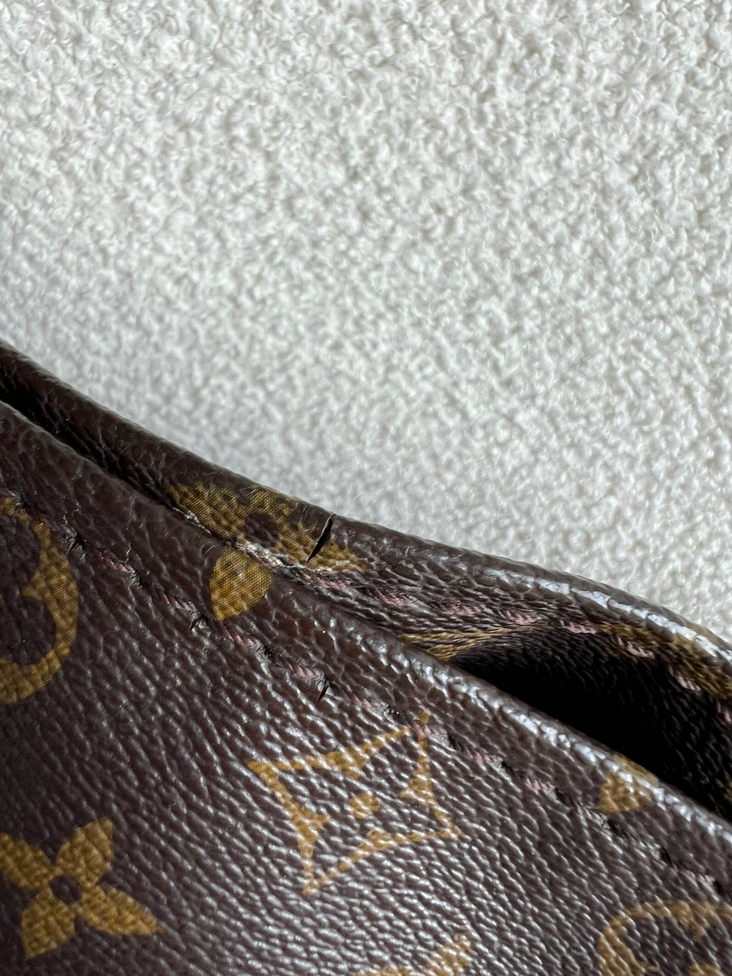 Louis Vuitton Artsy MM Monogram (RRP £1,940)