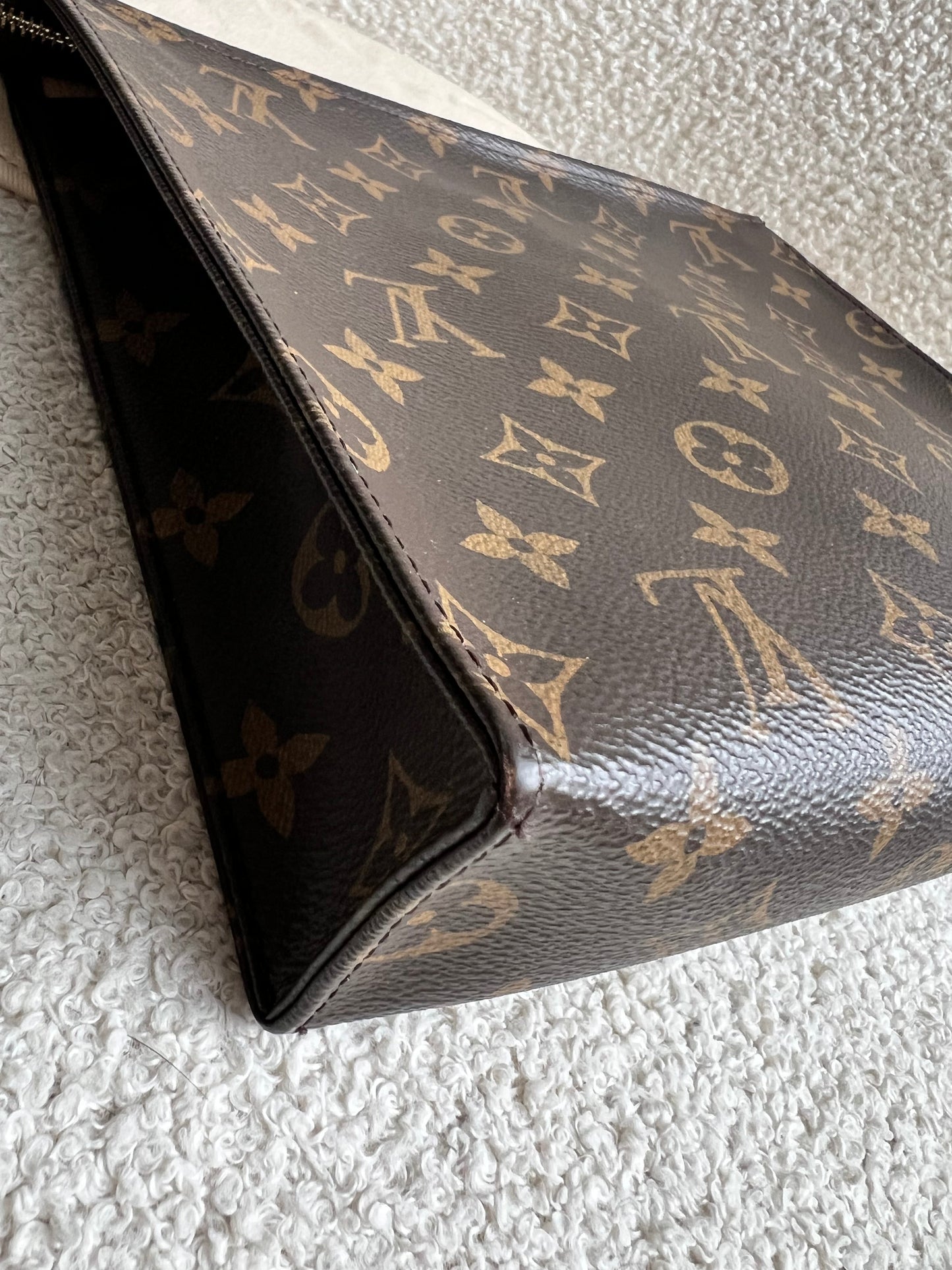 Louis Vuitton Toiletry Pouch 26 Monogram