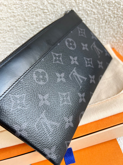 Louis Vuitton Pouch Discovery Pouch PM Monogram Eclipse (RRP £550)