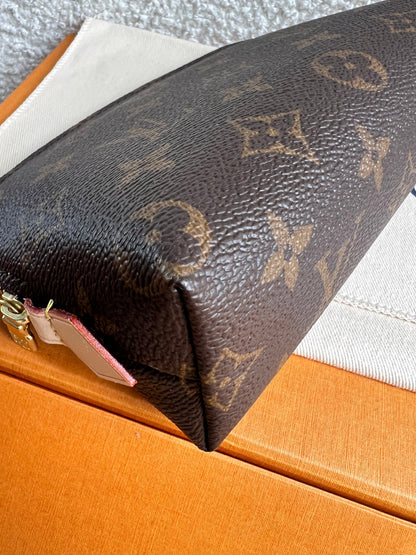 Louis Vuitton Cosmetic Pouch PM Monogram (RRP £415)
