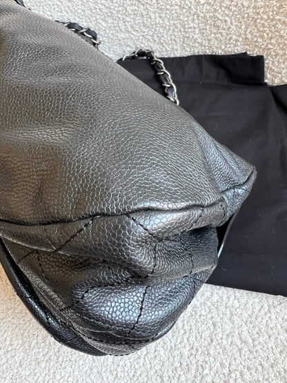 Chanel Vintage Caviar Timeless CC Chain Tote