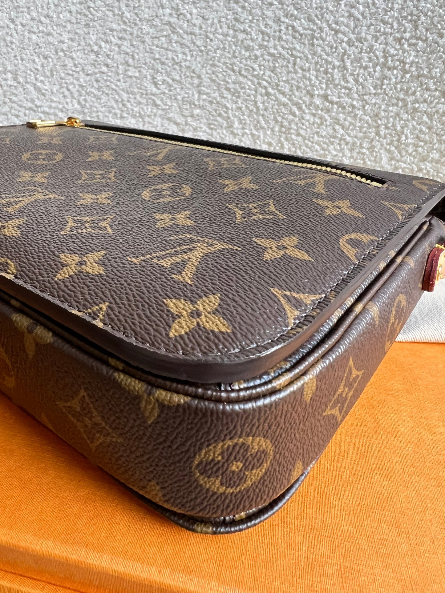 Louis Vuitton Pochette Metis Monogram (RRP £2,060)