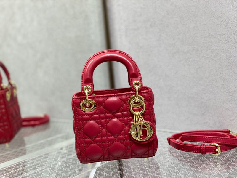 Chanel Luxury Handbag Style 354