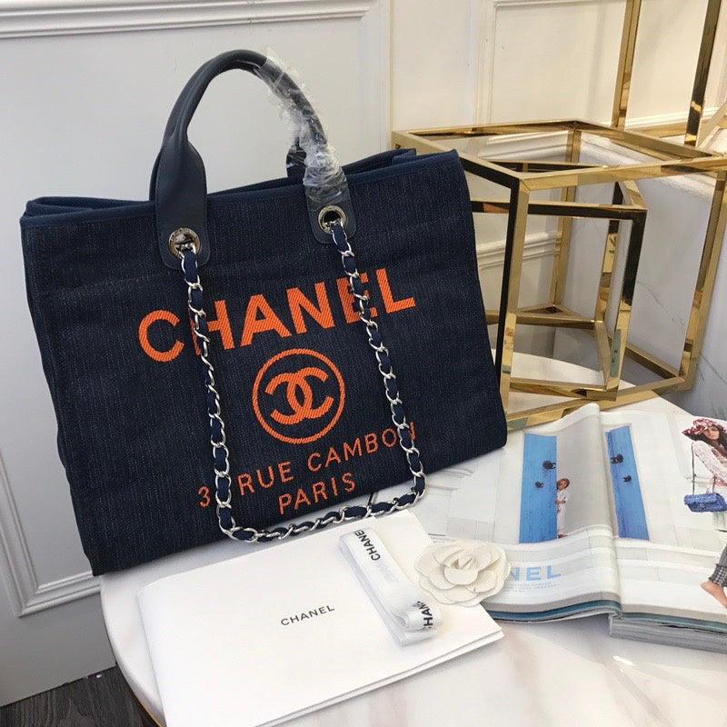 Chanel Luxury Handbag Style 556