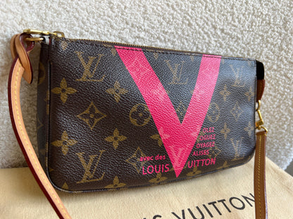 Louis Vuitton Pochette Accessoires Grenade Monogram V