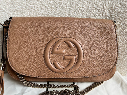 Gucci Beige Soho Chain Crossbody Flap Bag