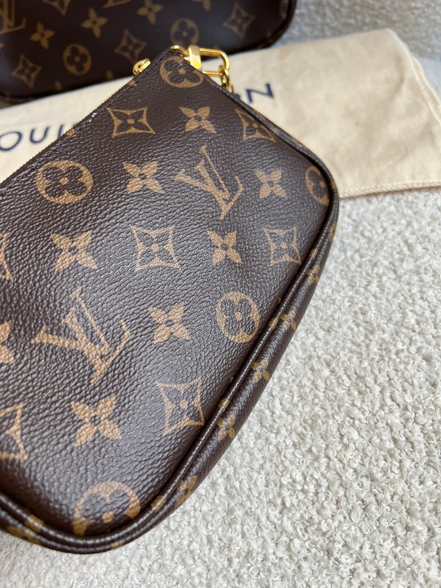 Louis Vuitton Multi Pochette Accessoires Khaki (RRP £2070)