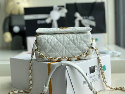 Chanel Luxury Handbag Style 620