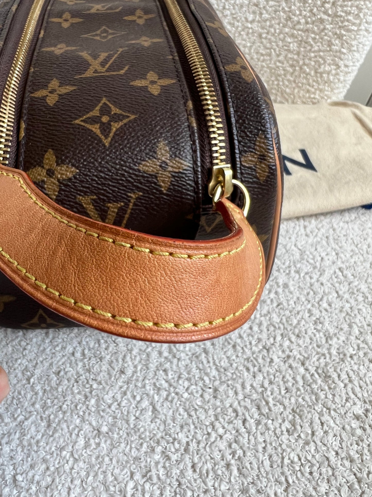 Louis Vuitton Dopp Kit Toilet Pouch Monogram (RRP £780)