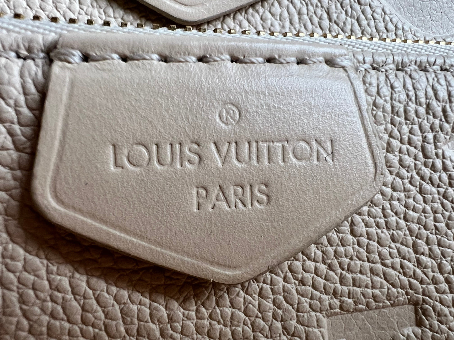 Louis Vuitton Multi Pochette Accessoires Creme Empreinte (RRP £2140)