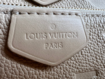 Louis Vuitton Multi Pochette Accessoires Creme Empreinte (RRP £2140)