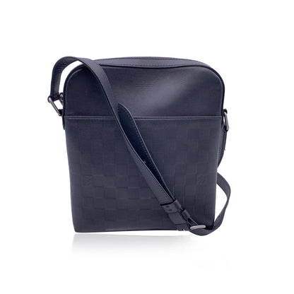 Louis Vuitton Crossbody Bag District