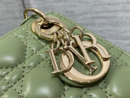 Chanel Luxury Handbag Style 352