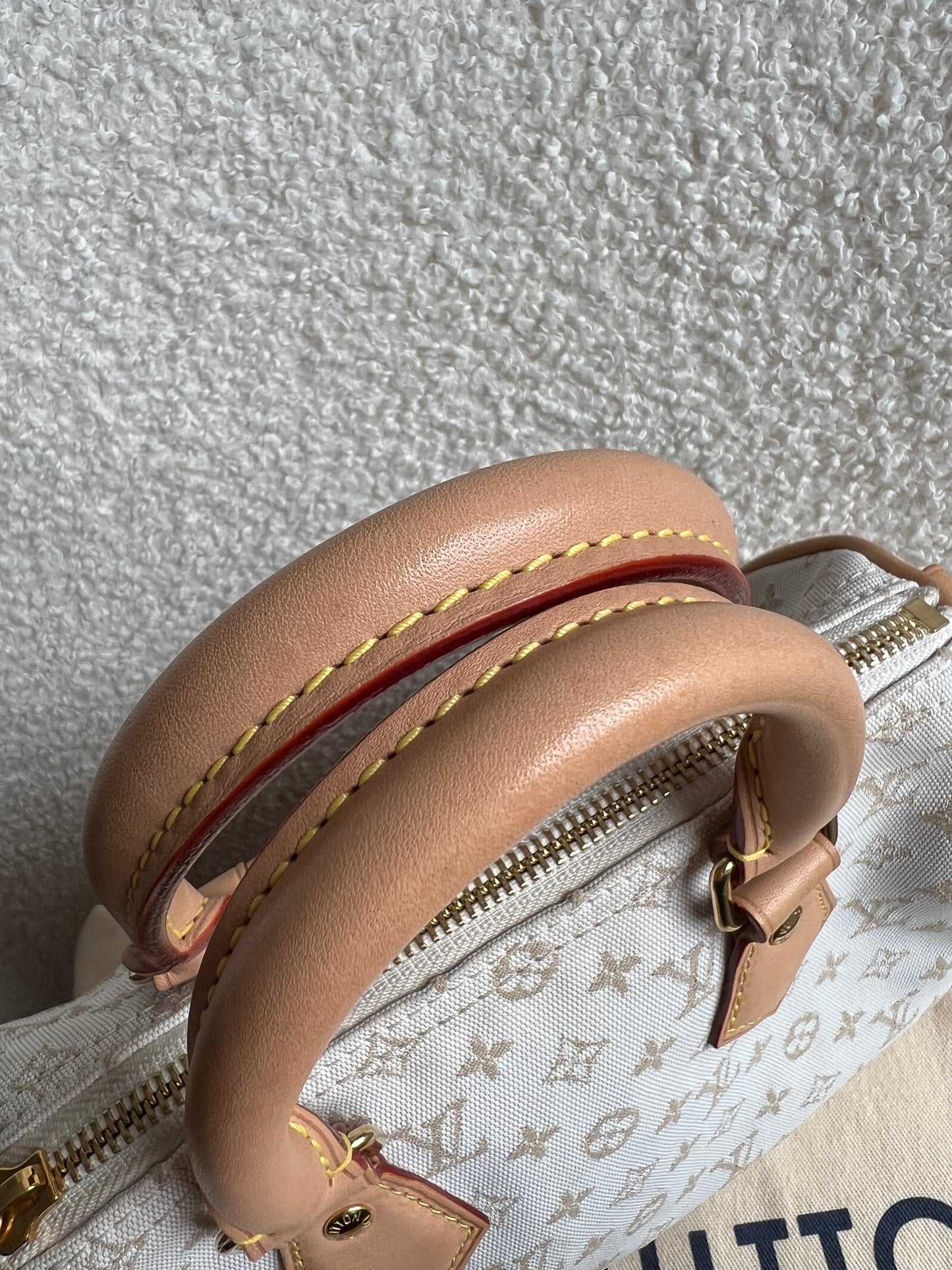 Louis Vuitton Speedy Bandouliere 20 Mastic Cream (£2420)