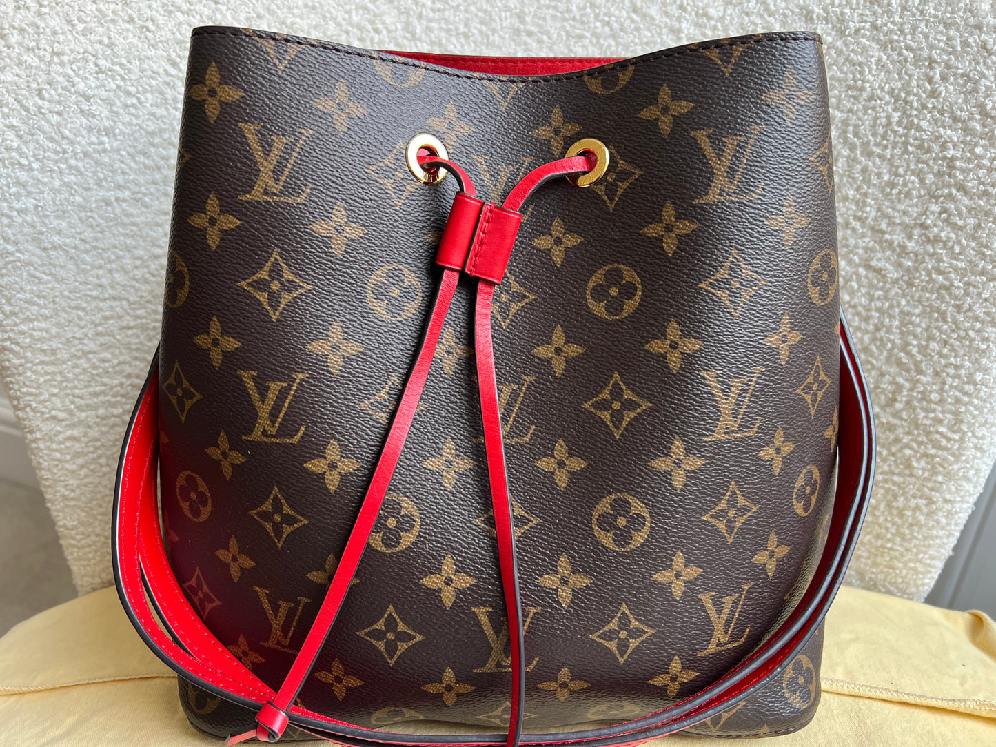 Louis Vuitton Neo Noe Monogram Coquelicot (RRP £1,790)