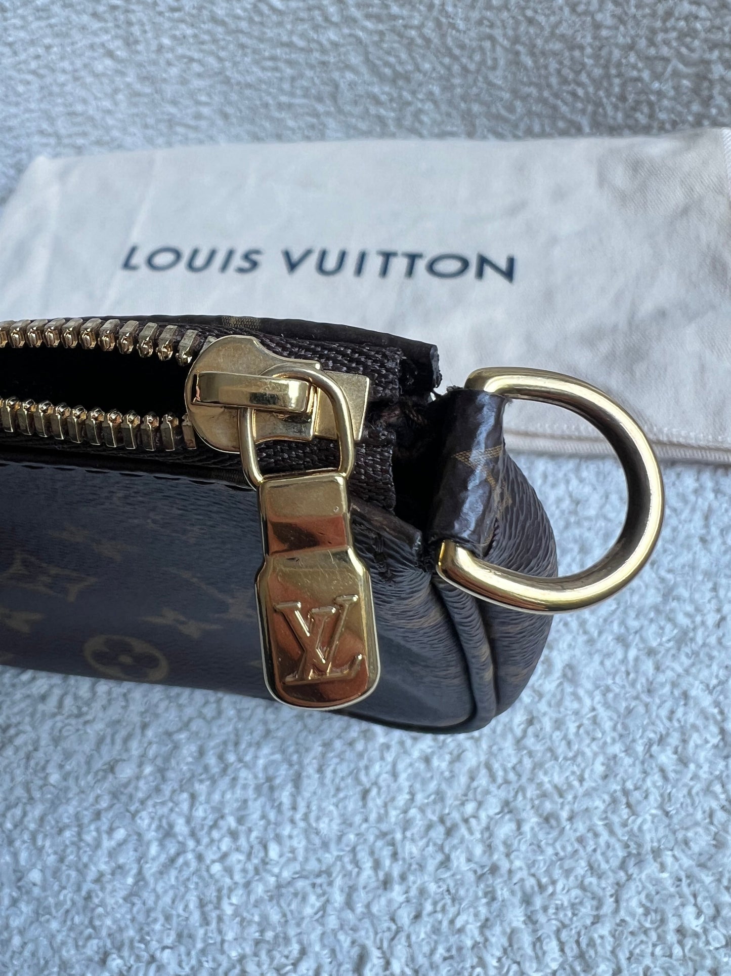 Louis Vuitton Multi Pochette Accessoires Khaki (RRP £2030)