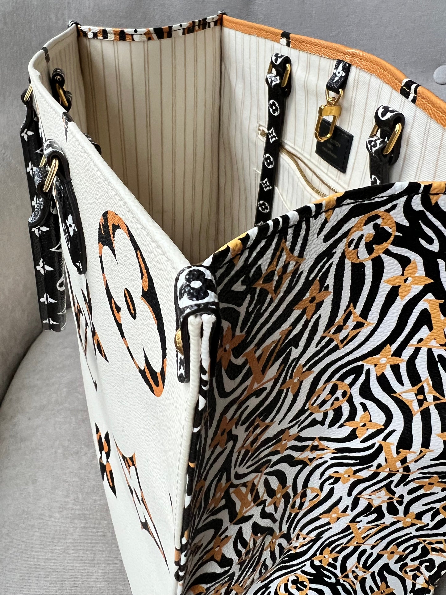 Louis Vuitton Limited Edition On the Go GM Jungle Giant Monogram Ivory Havana Beige (RRP £2,450)