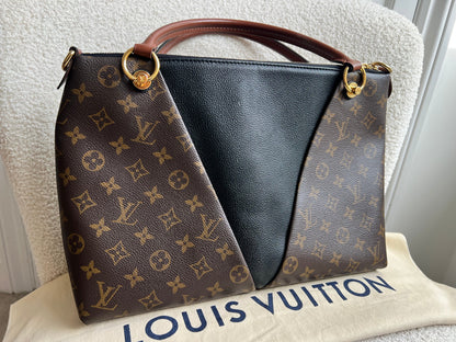 Louis Vuitton V Tote MM Tan and Monogram Canvas (RRP £1,890)