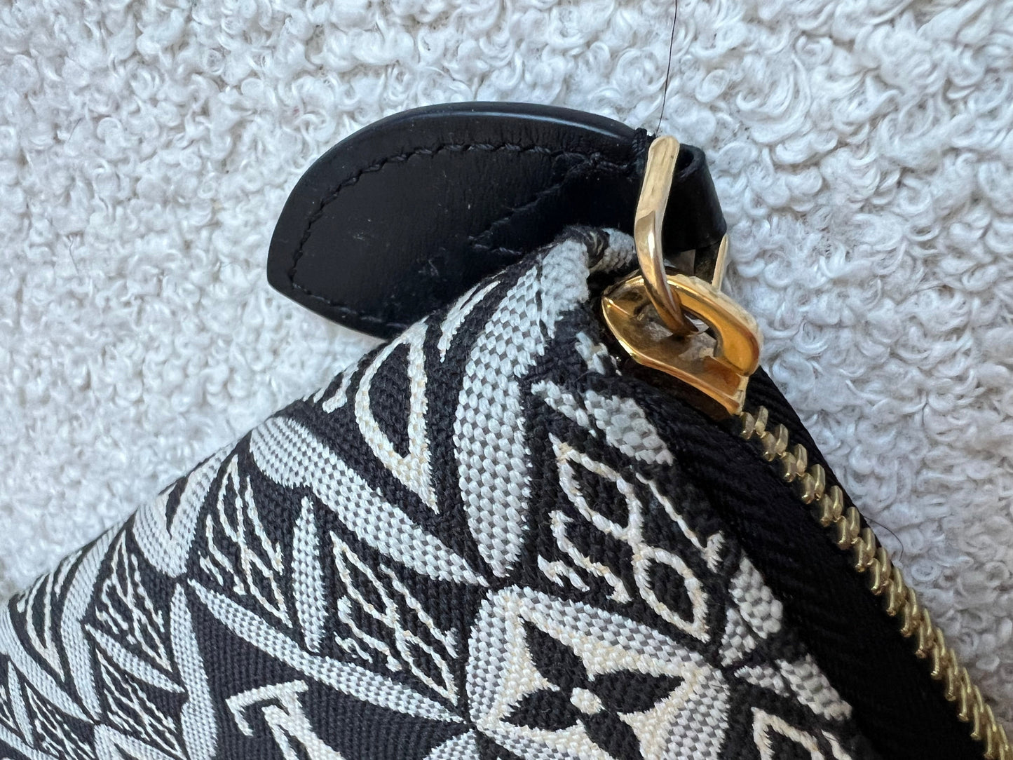 Louis Vuitton Zippy Wallet in Monogram Jacquard