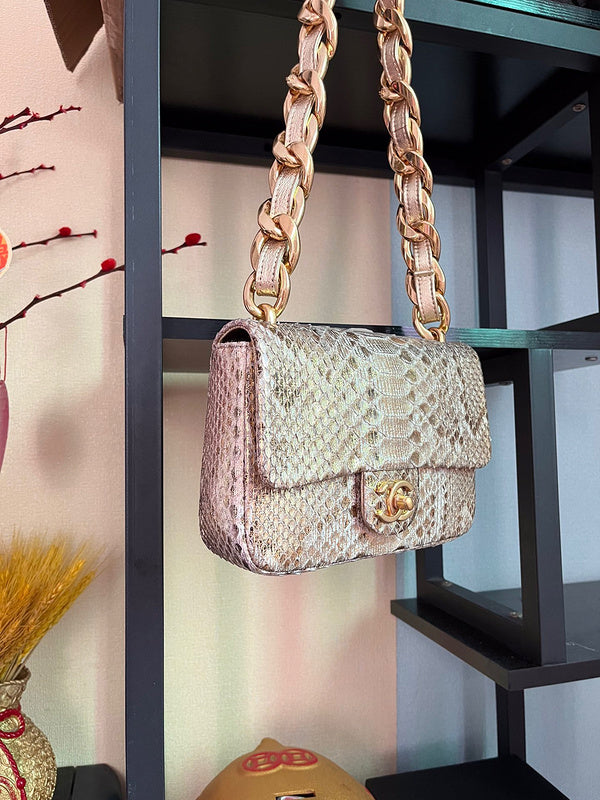 Chanel Luxury Handbag Style 434