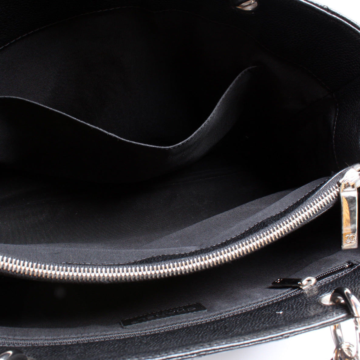 Grand Shopping Tote Caviar