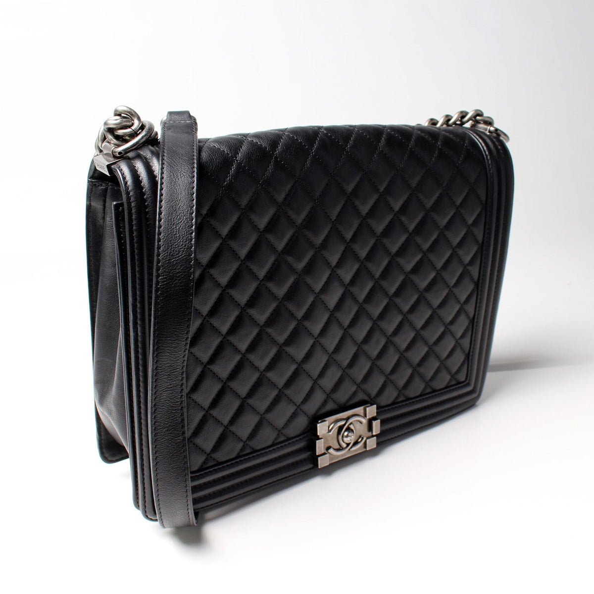 Boy Flap Large Lambskin 16M