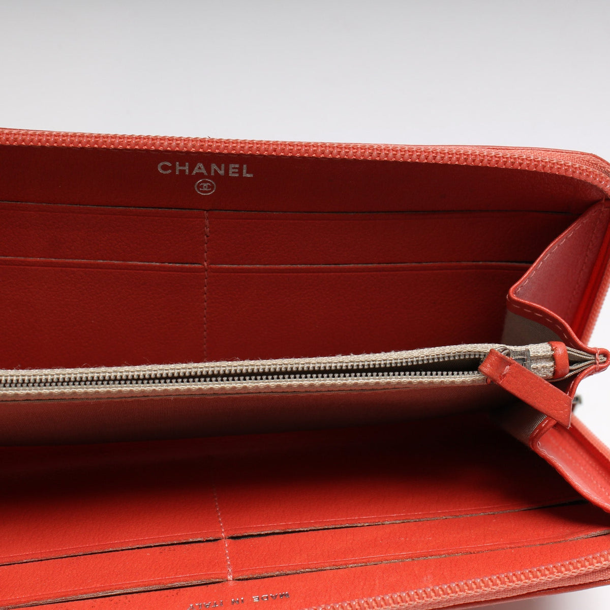 Zip Around CC Jacket Motif Wallet