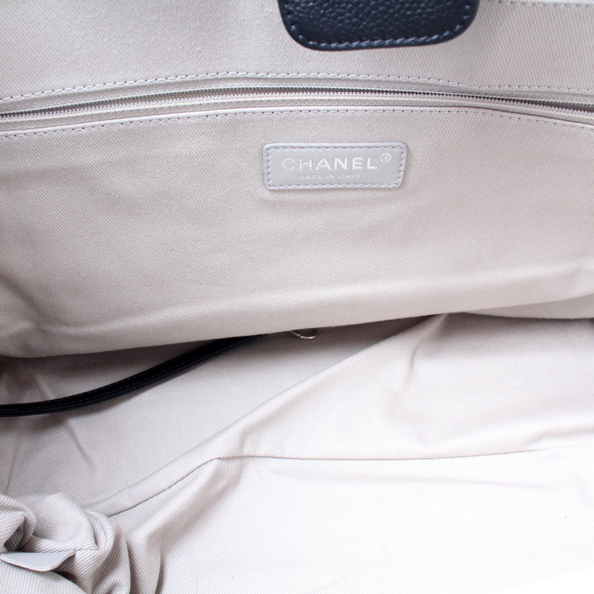 Deauville Glazed Calfskin MedIum 22M