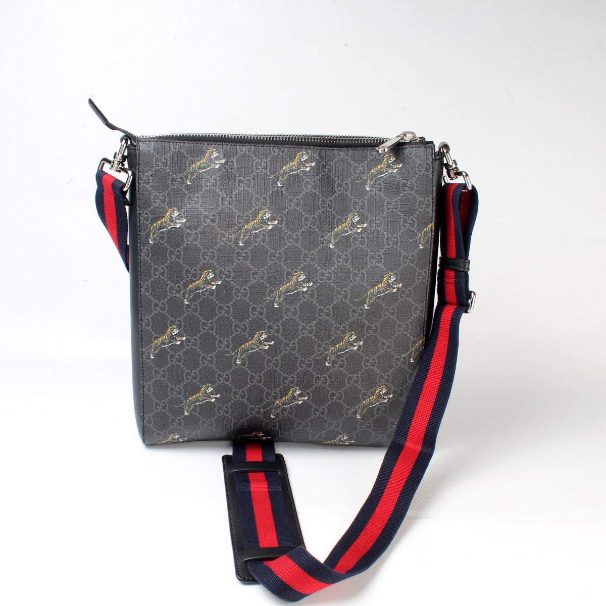 474137 GG Supreme Messenger