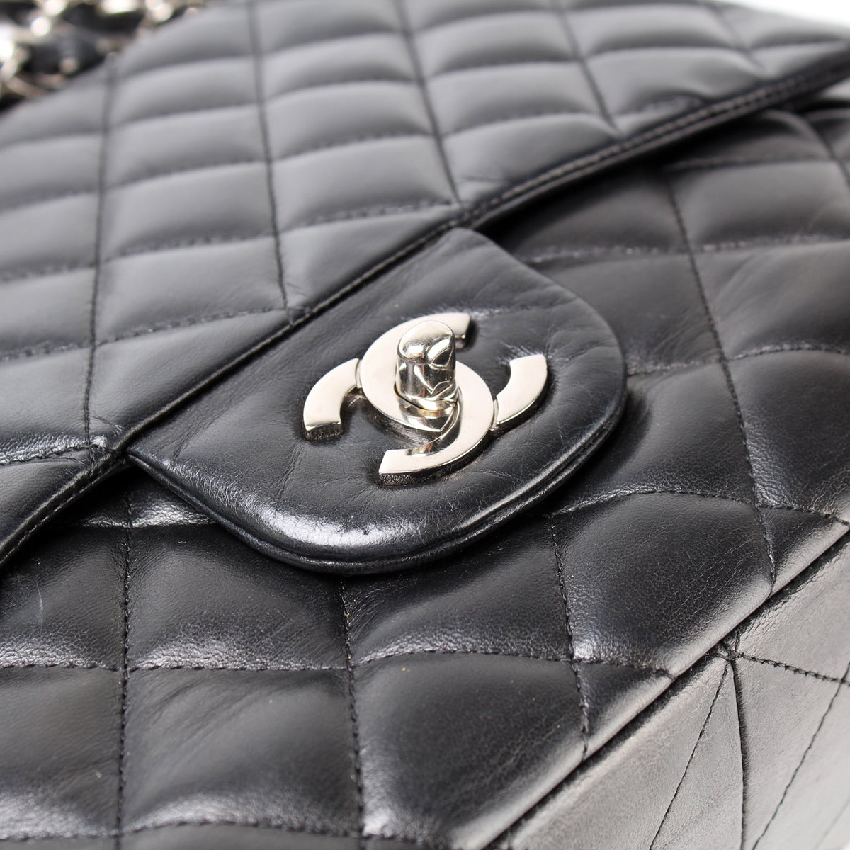 Classic Flap Jumbo Lambskin 13M