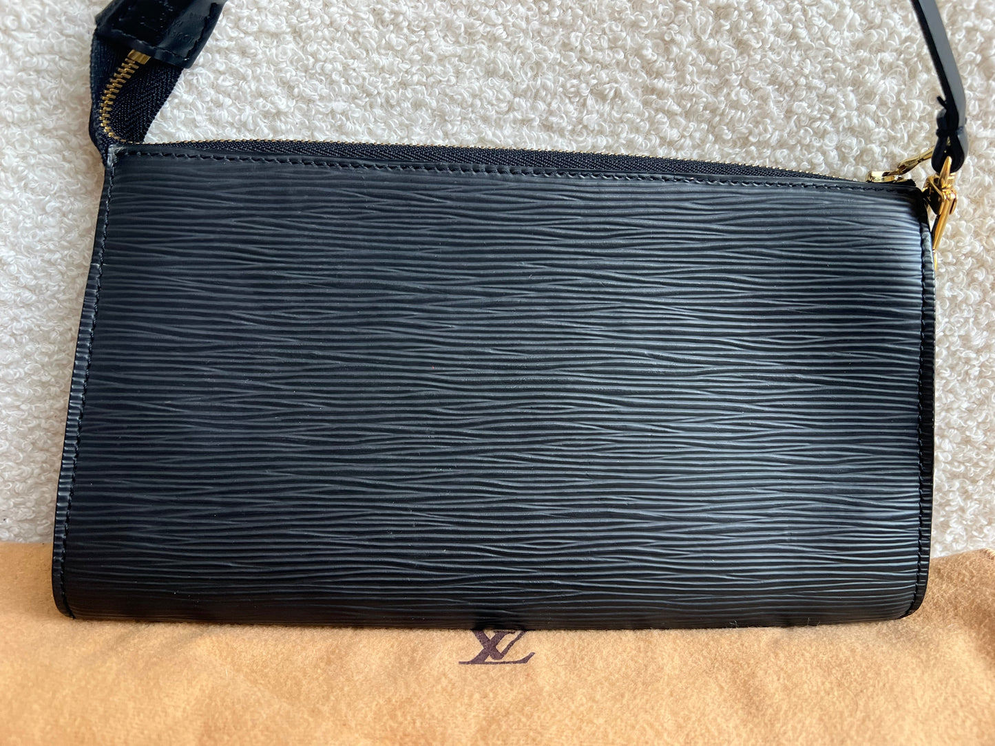 Louis Vuitton Vintage Black Epi Leather Pochette