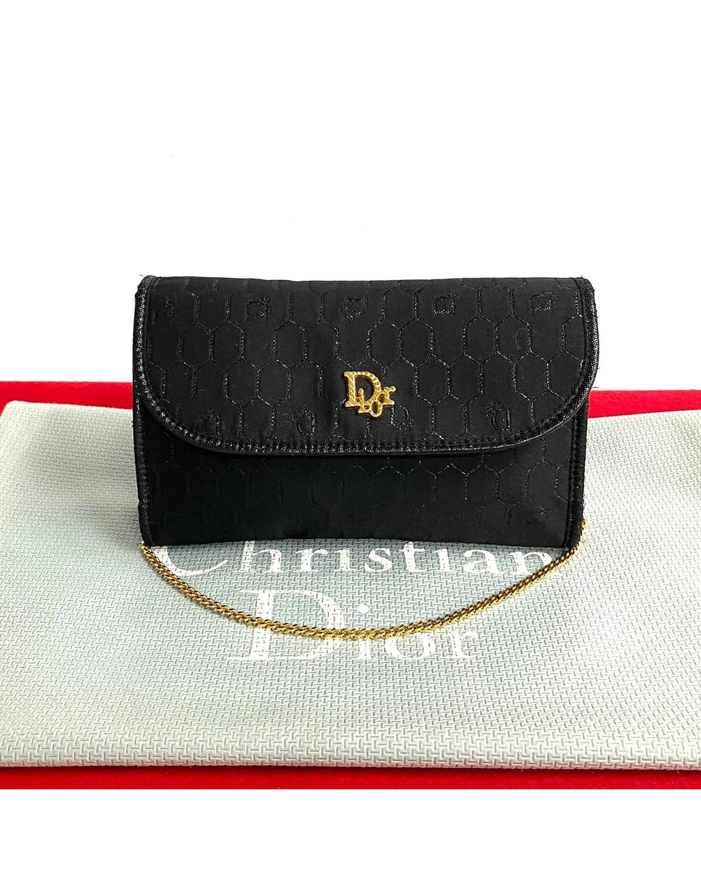 Honeycomb Canvas Chain Crossbody Bag in Black