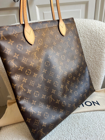 Louis Vuitton Carry It Tote