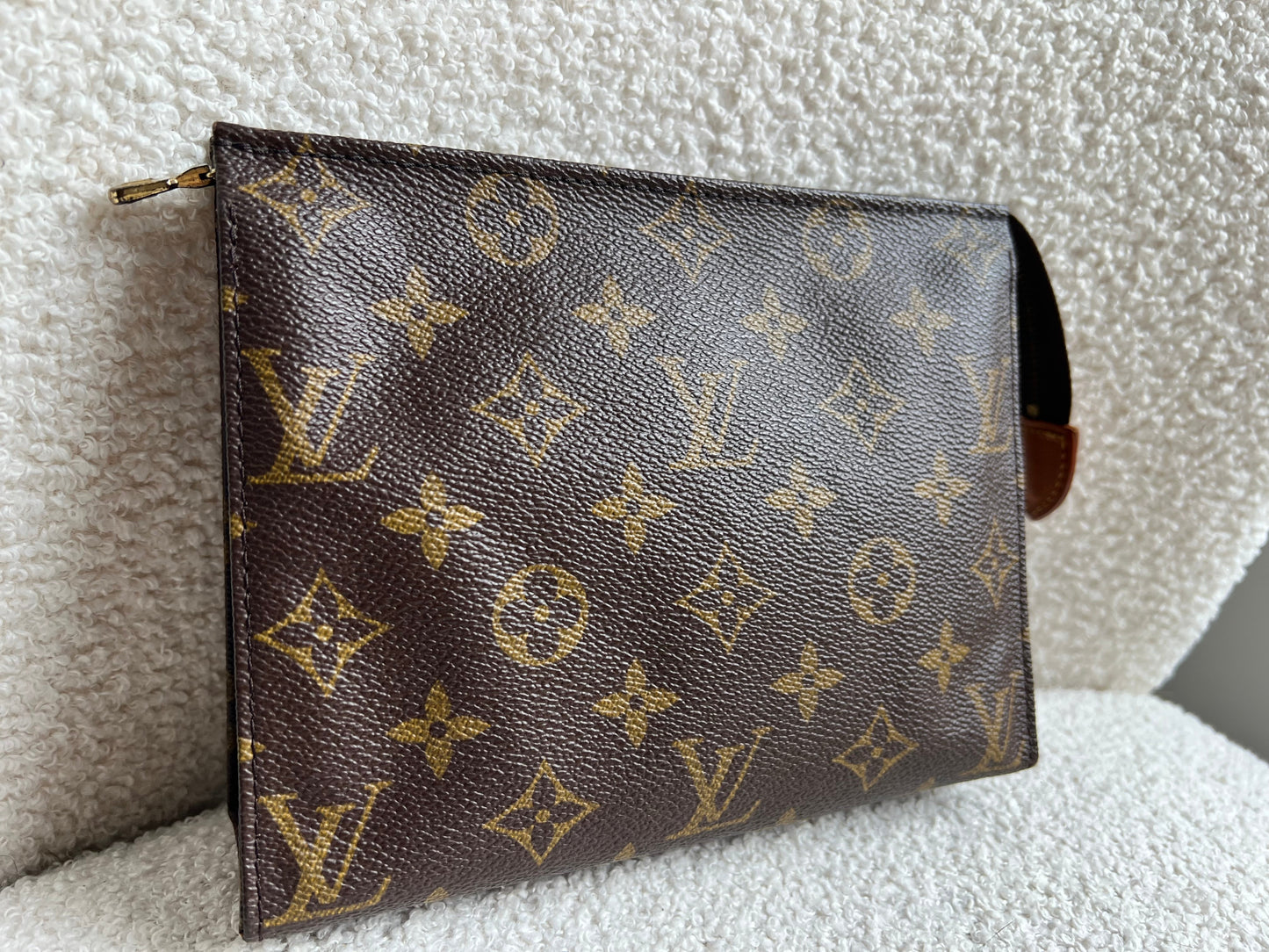 Louis Vuitton Toiletry Pouch 19 Monogram