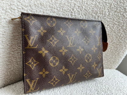 Louis Vuitton Toiletry Pouch 19 Monogram