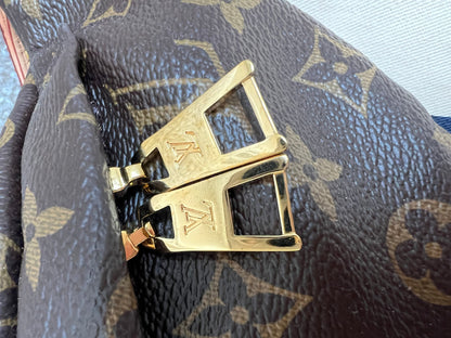 Louis Vuitton Bumbag in Monogram Canvas