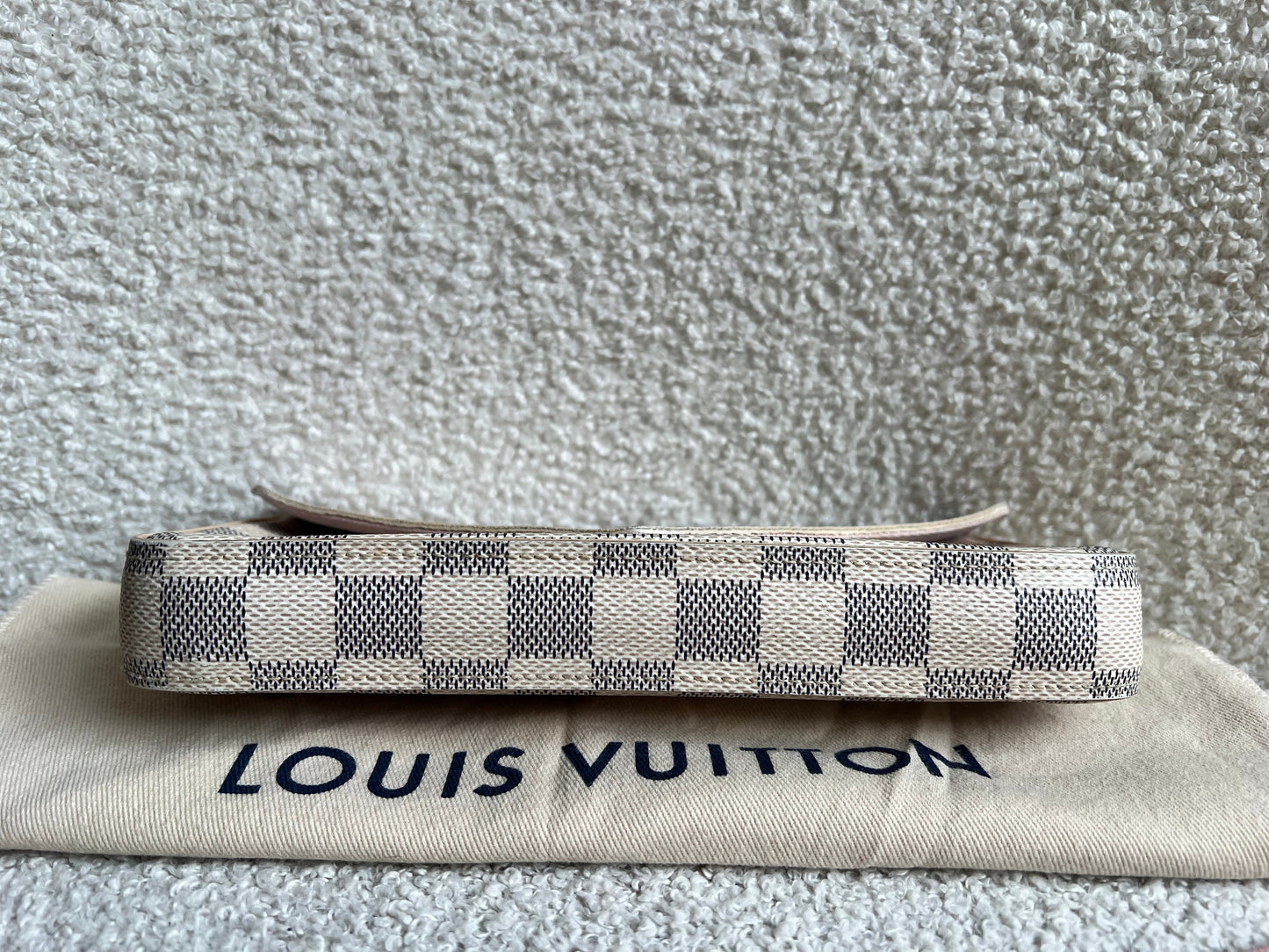 Louis Vuitton Felicie Pochette Damier Azur (RRP £1110)