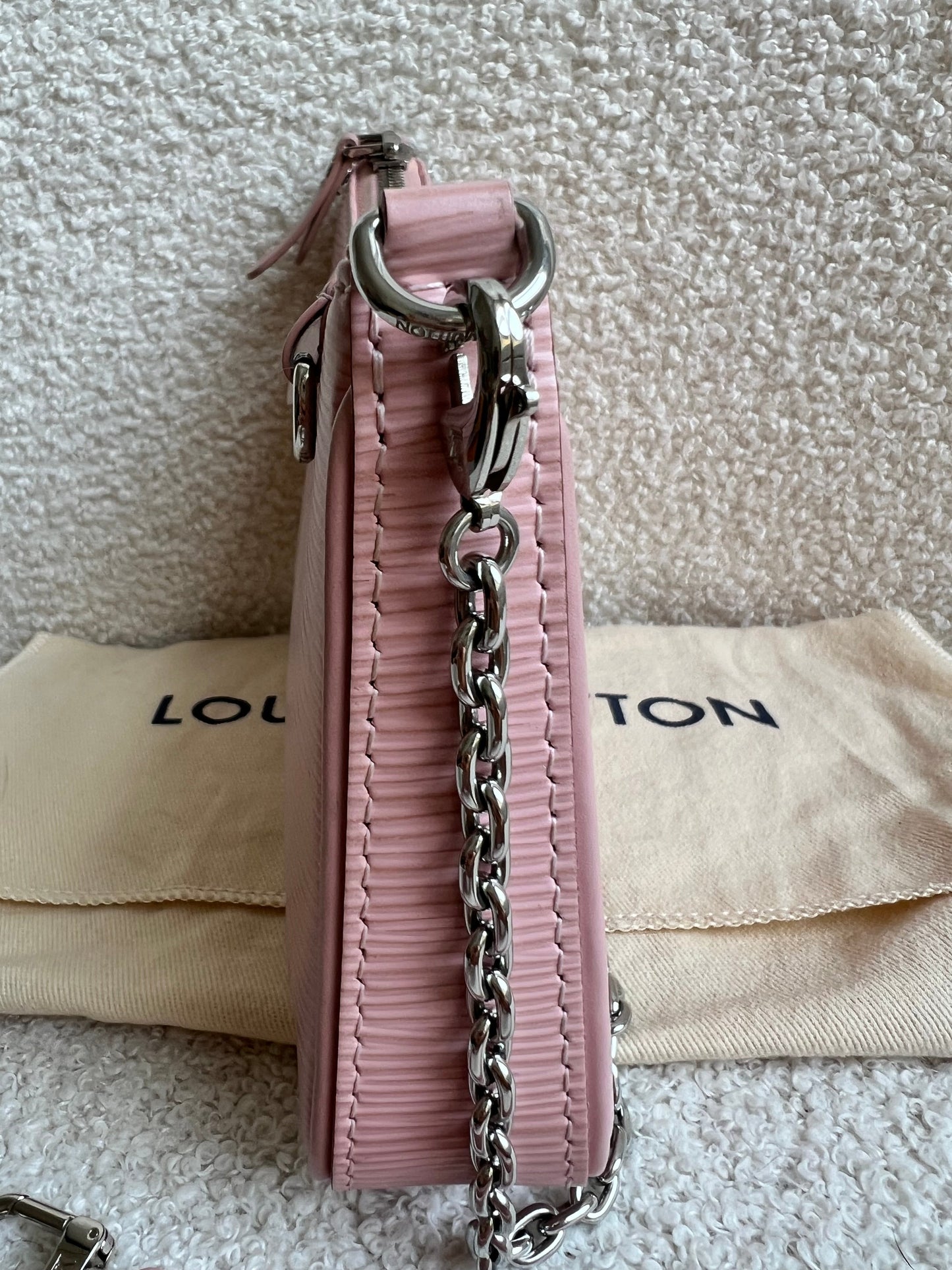 Louis Vuitton Easy Pouch Rose Ballerine Epi (RRP £1320)
