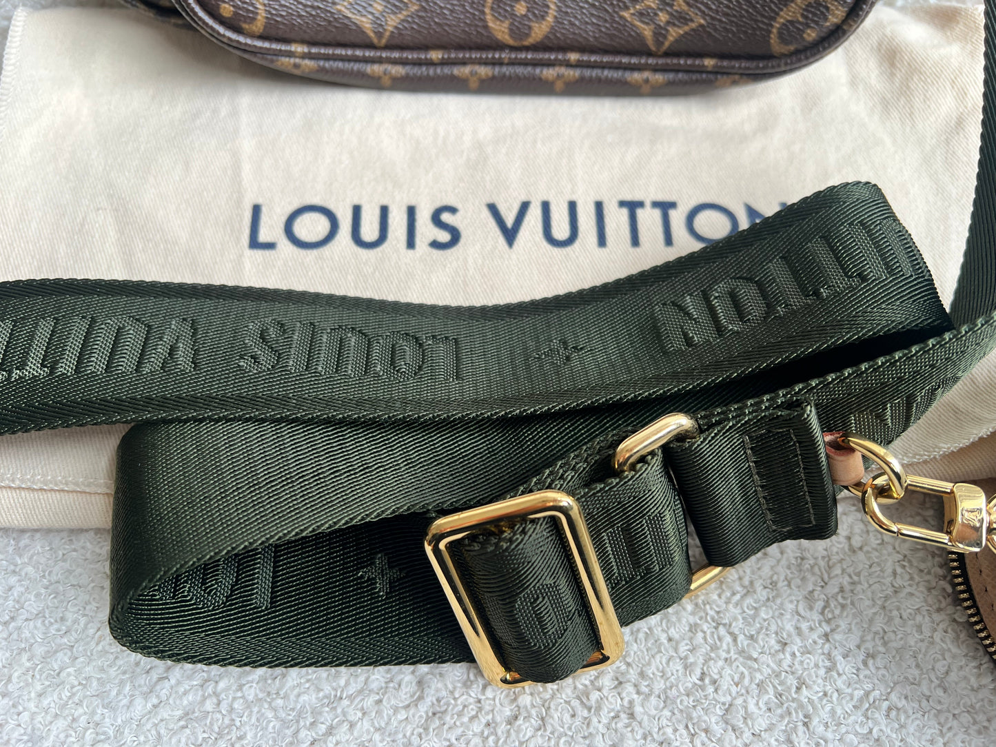 Louis Vuitton Multi Pochette Accessoires Khaki (RRP £2030)
