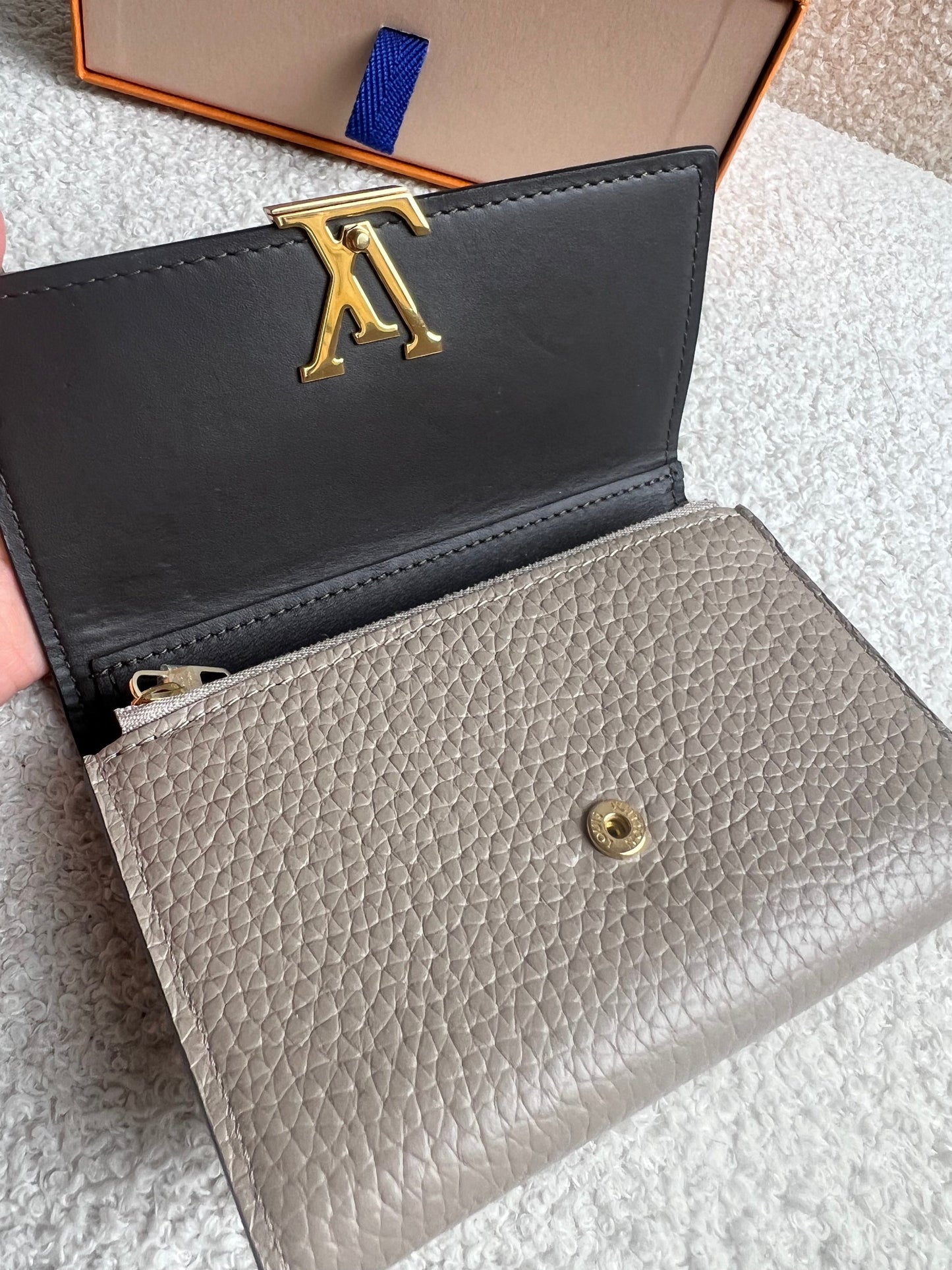 Louis Vuitton Galet Compact Capucines Wallet (RRP £730)