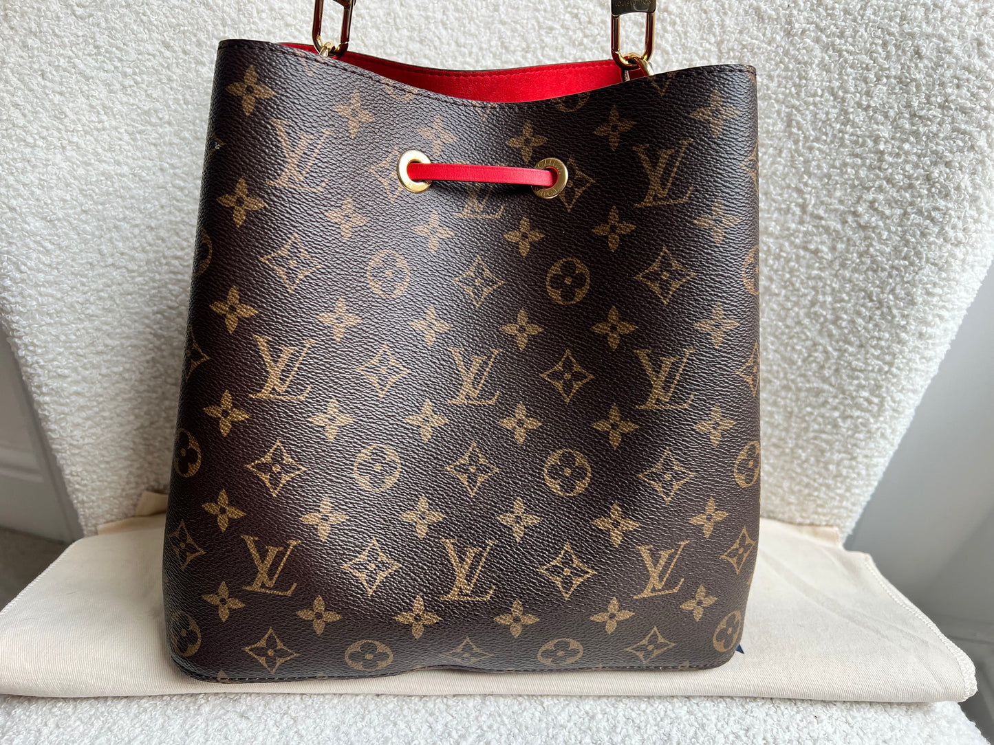 Louis Vuitton Neo Noe Monogram Coquelicot (RRP £1,790)