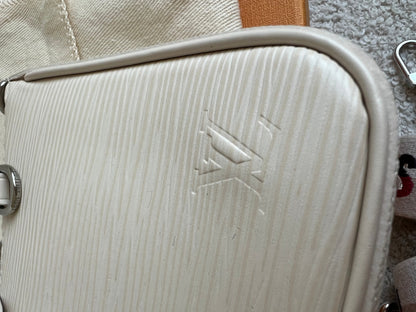 Louis Vuitton Easy Pouch Creme Epi (RRP £1320)