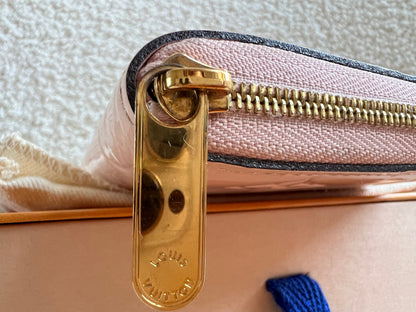 Louis Vuitton Zippy Coin Purse in Rose Ballerine Vernis Patent (RRP £420)