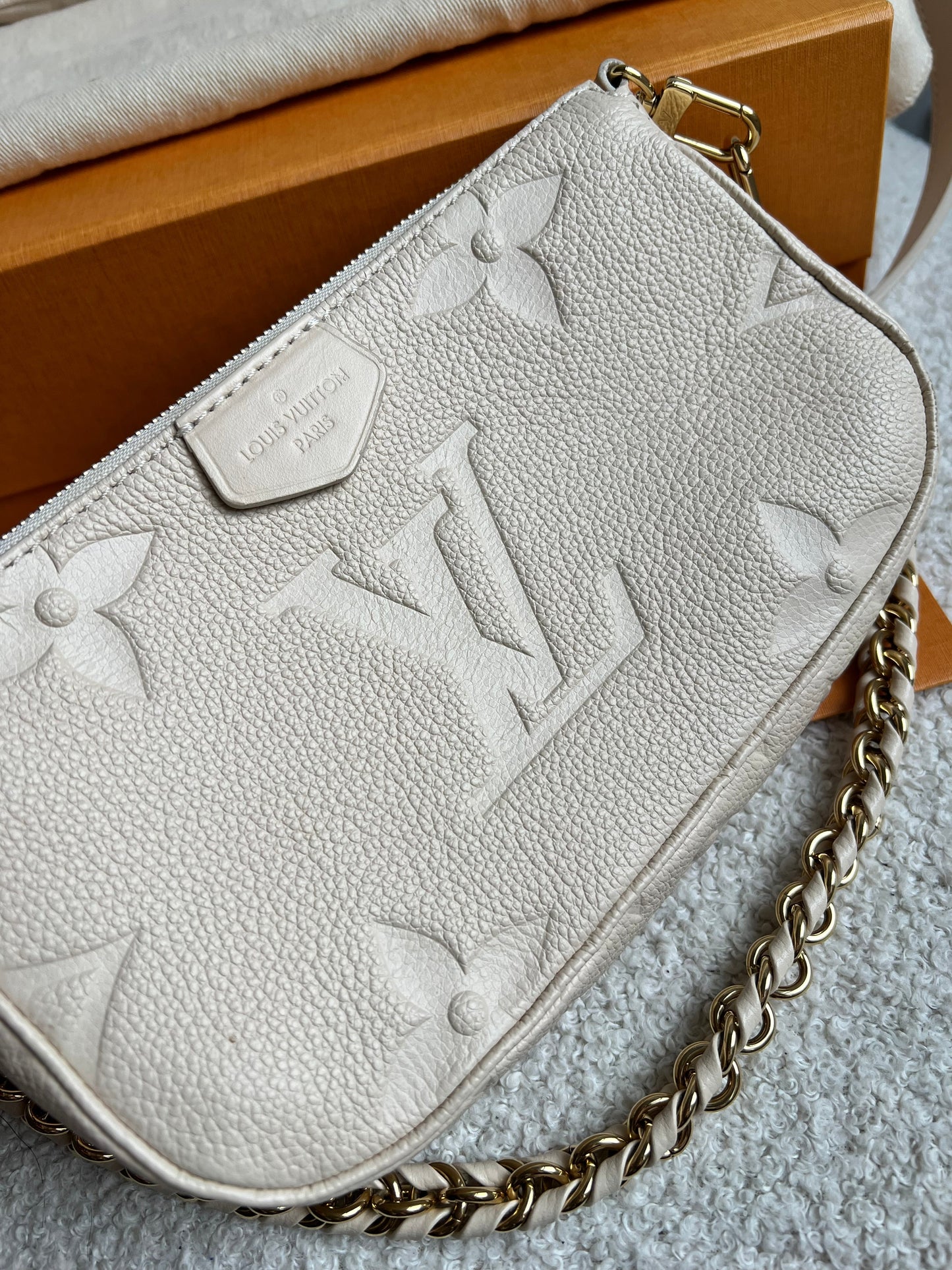 Louis Vuitton Multi Pochette Accessoires Creme Empreinte (RRP £2140)